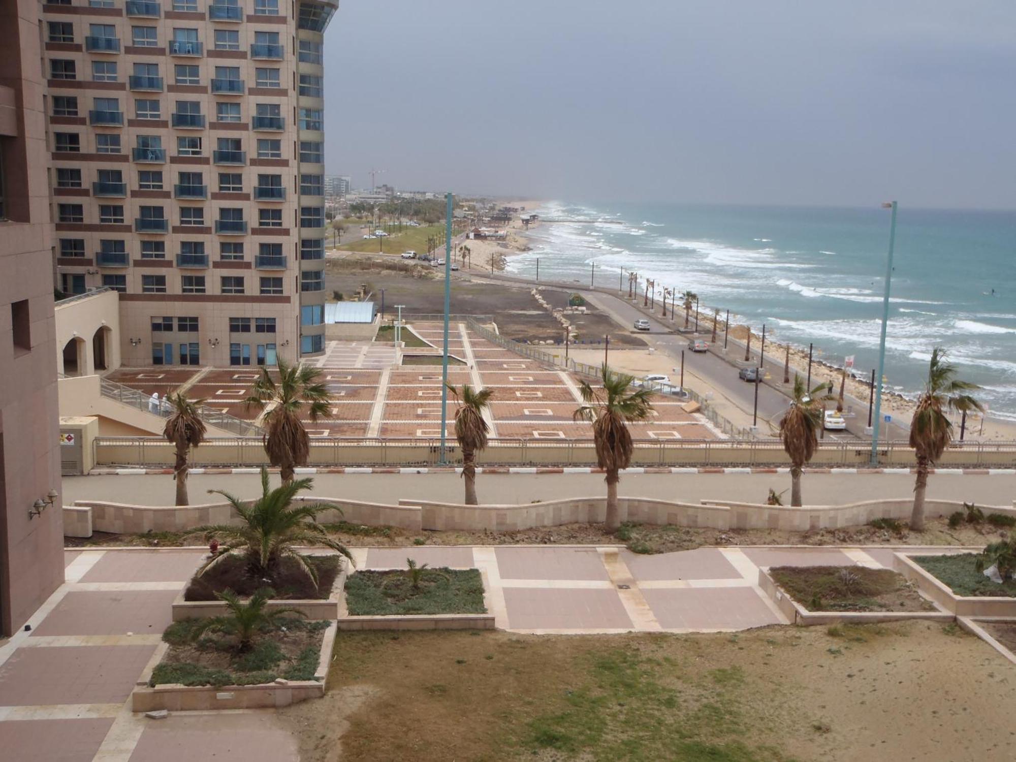 Beach Apartments Хайфа Экстерьер фото